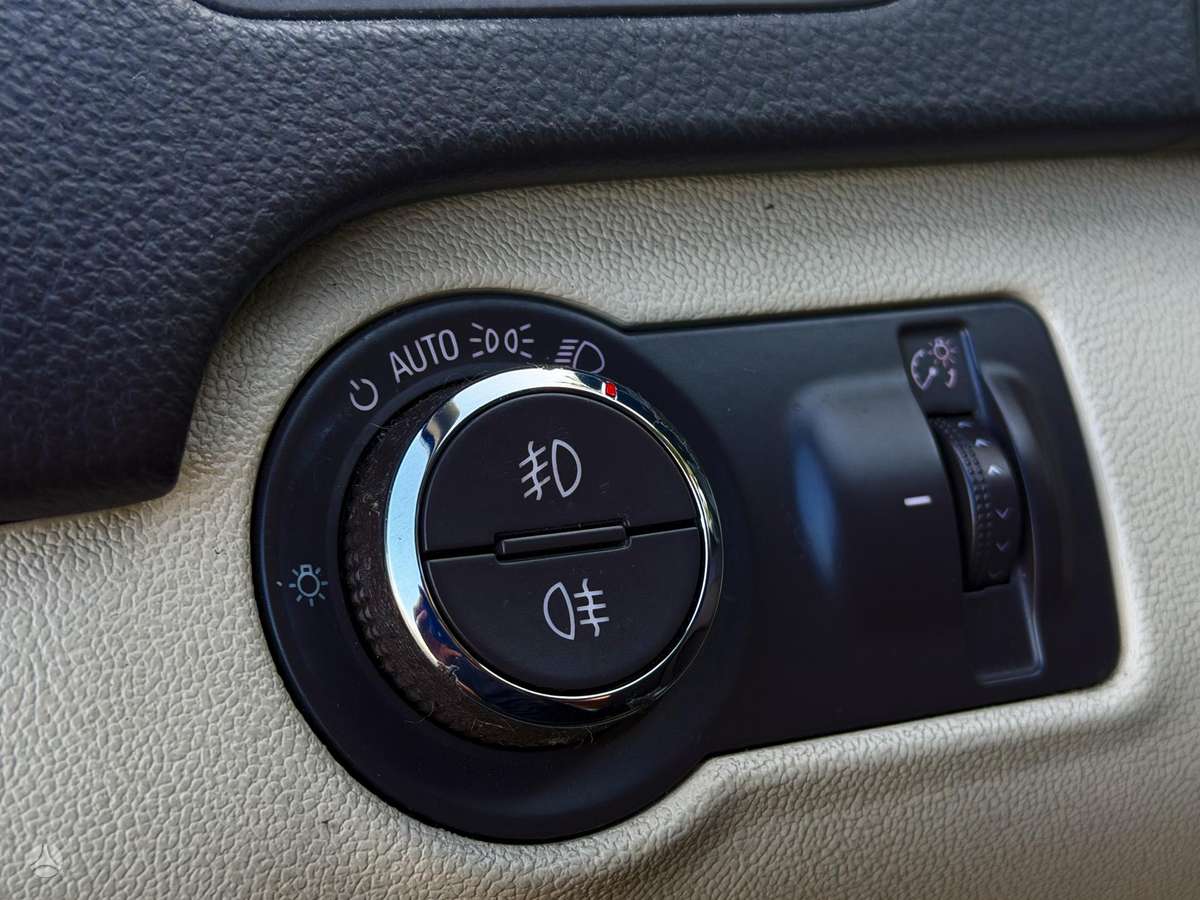 Opel Insignia 2011 — фото 20