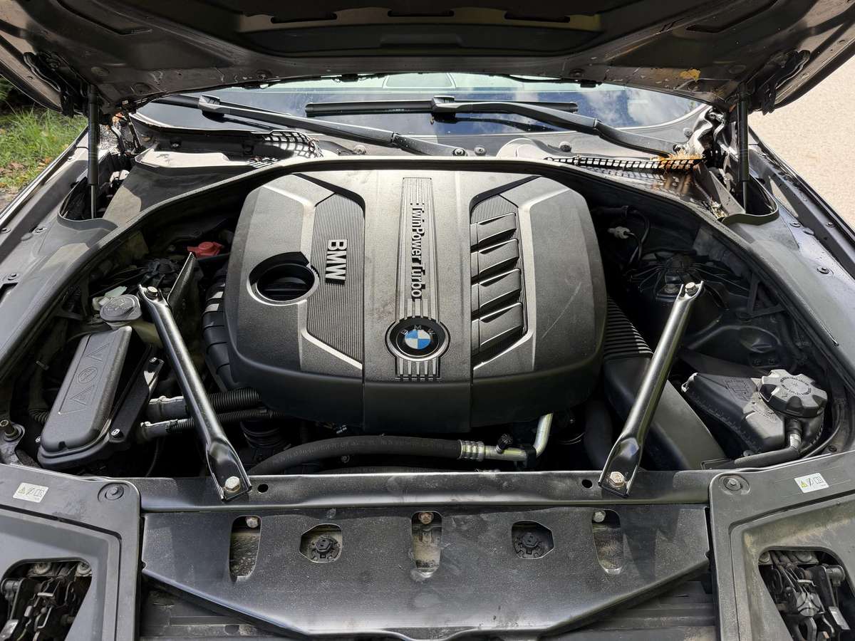 BMW 520 2013 — photo 10