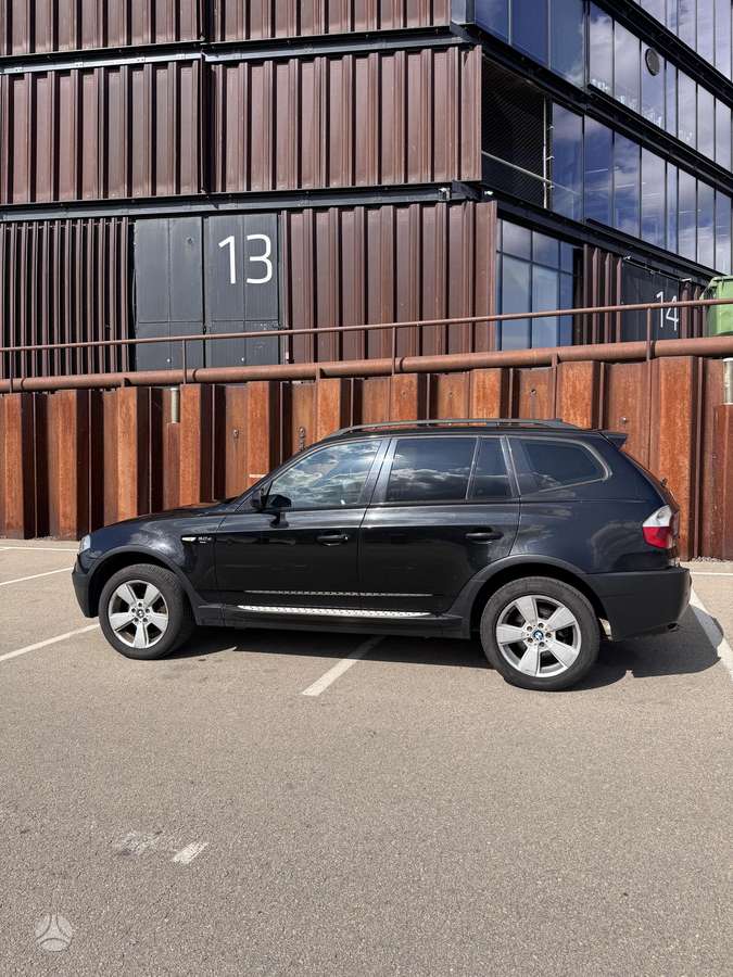 BMW X3 2005 — rear view