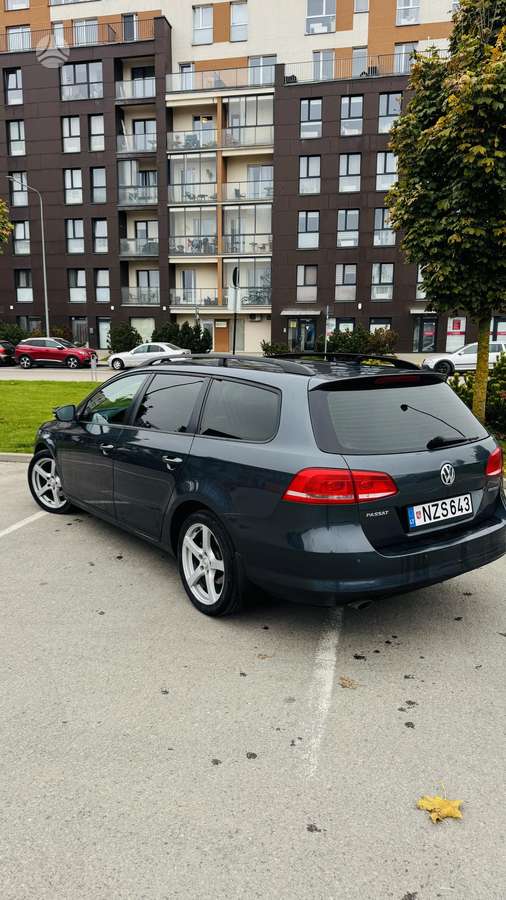 Volkswagen Passat 2013 — interior