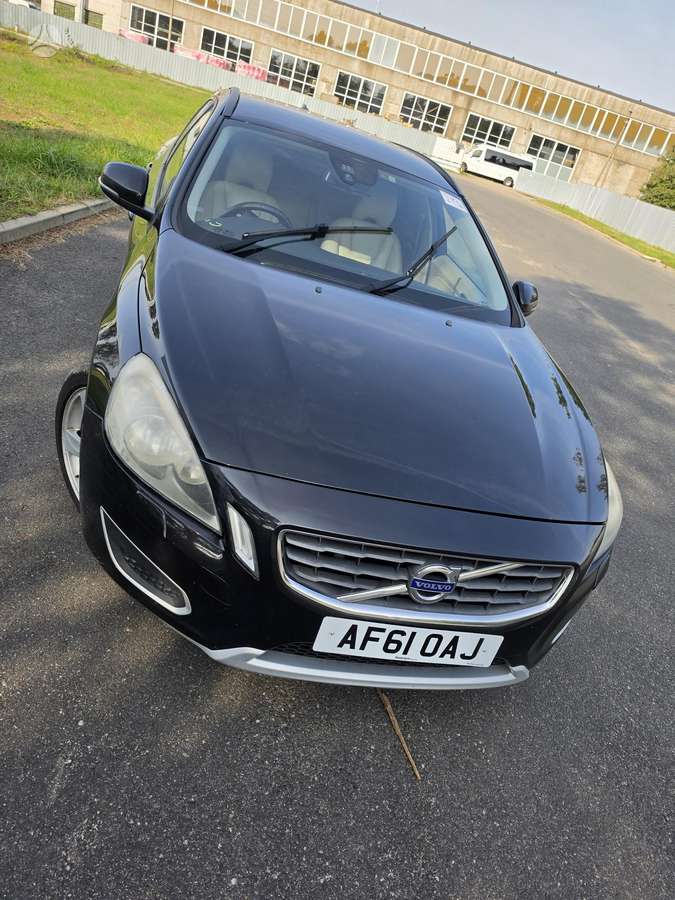 Volvo V60 2012 — вигляд ззаду