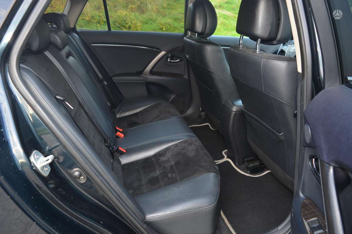 Toyota Avensis 2013 — photo 13