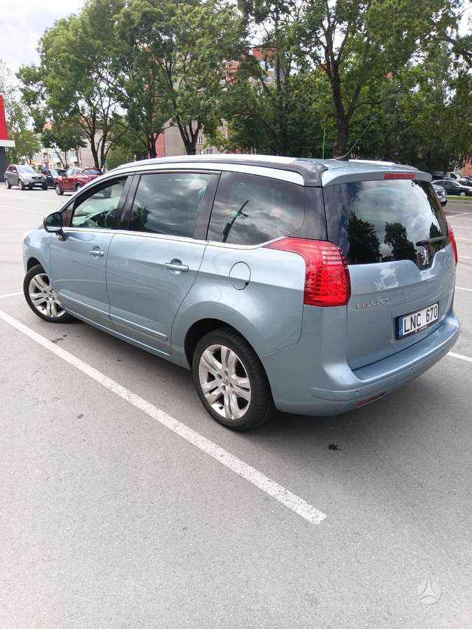 Peugeot 5008 2011 — photo 10