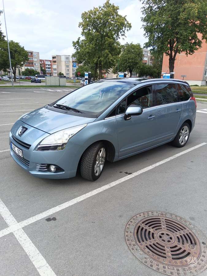 Peugeot 5008 2011 — photo 11