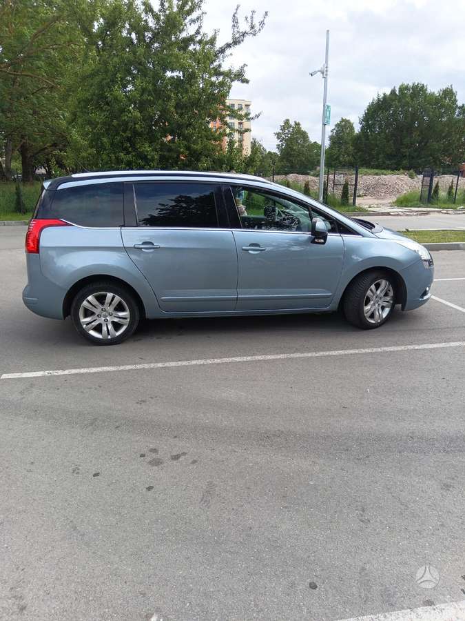 Peugeot 5008 2011 — photo 6