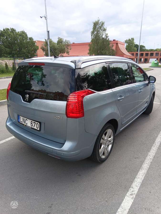 Peugeot 5008 2011 — photo 7