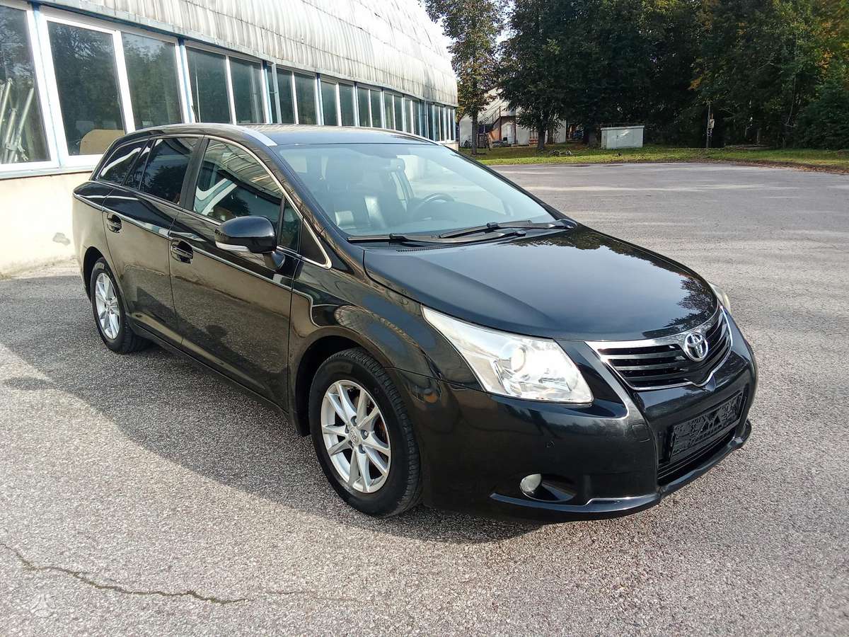 Toyota Avensis 2011 — photo 13