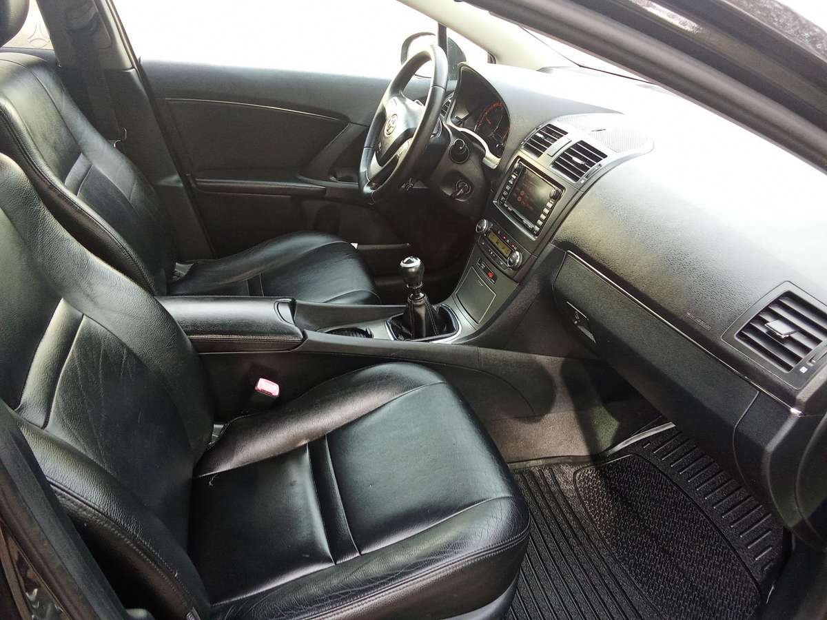 Toyota Avensis 2011 — photo 21