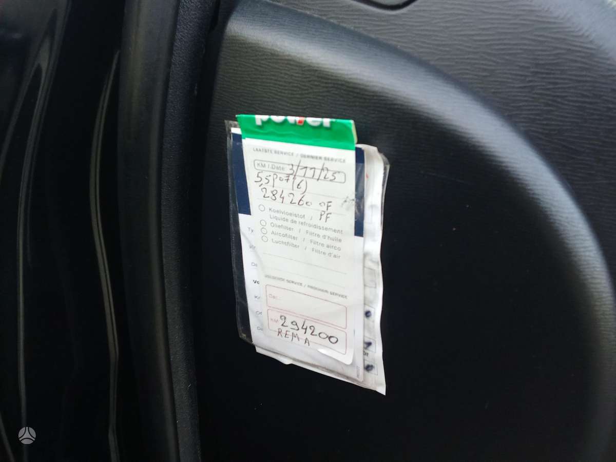 Toyota Avensis 2011 — photo 25