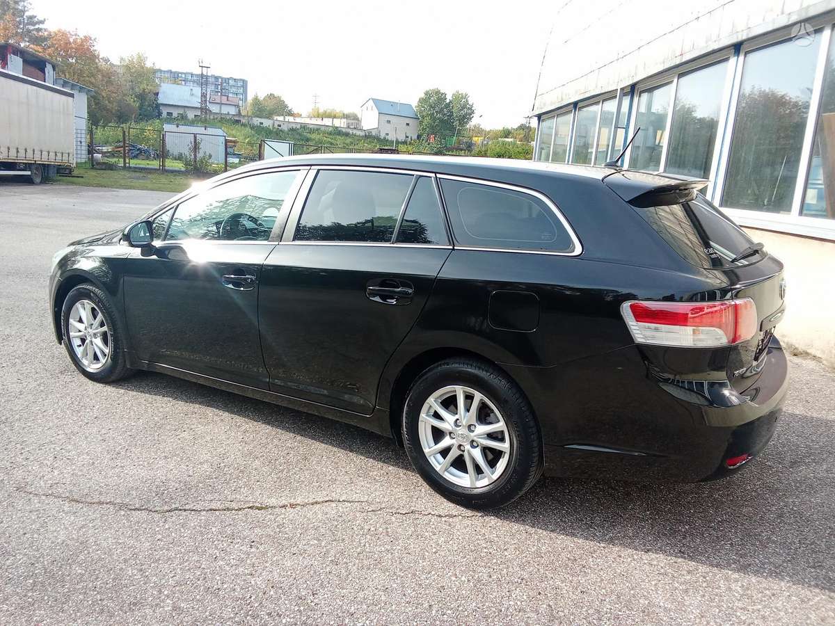 Toyota Avensis 2011 — photo 7