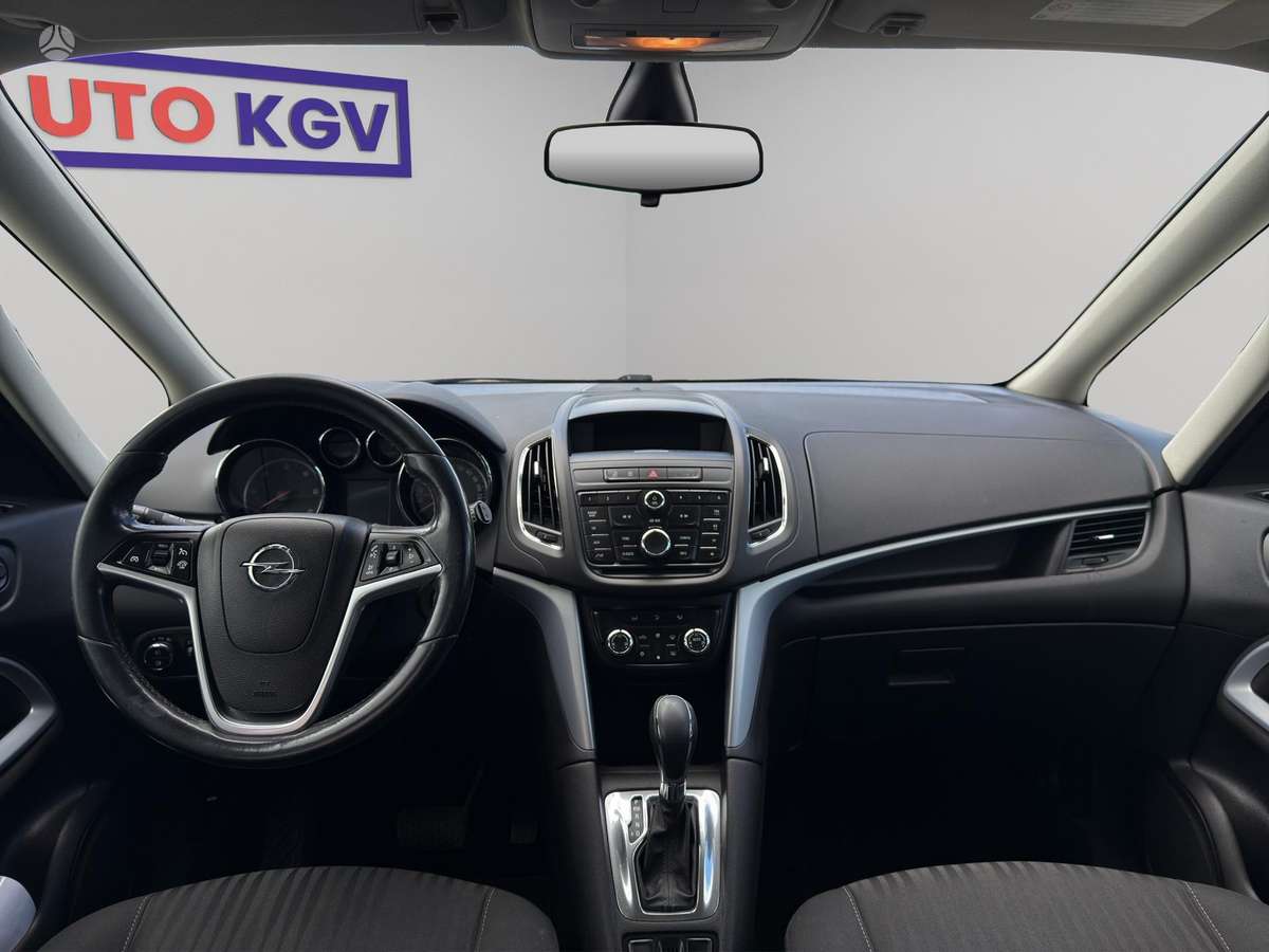 Opel Zafira 2013 — photo 12
