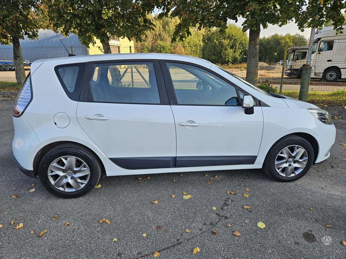 Renault Scenic 2013 — двигун 1461 cm³, 110 HP (81kW)