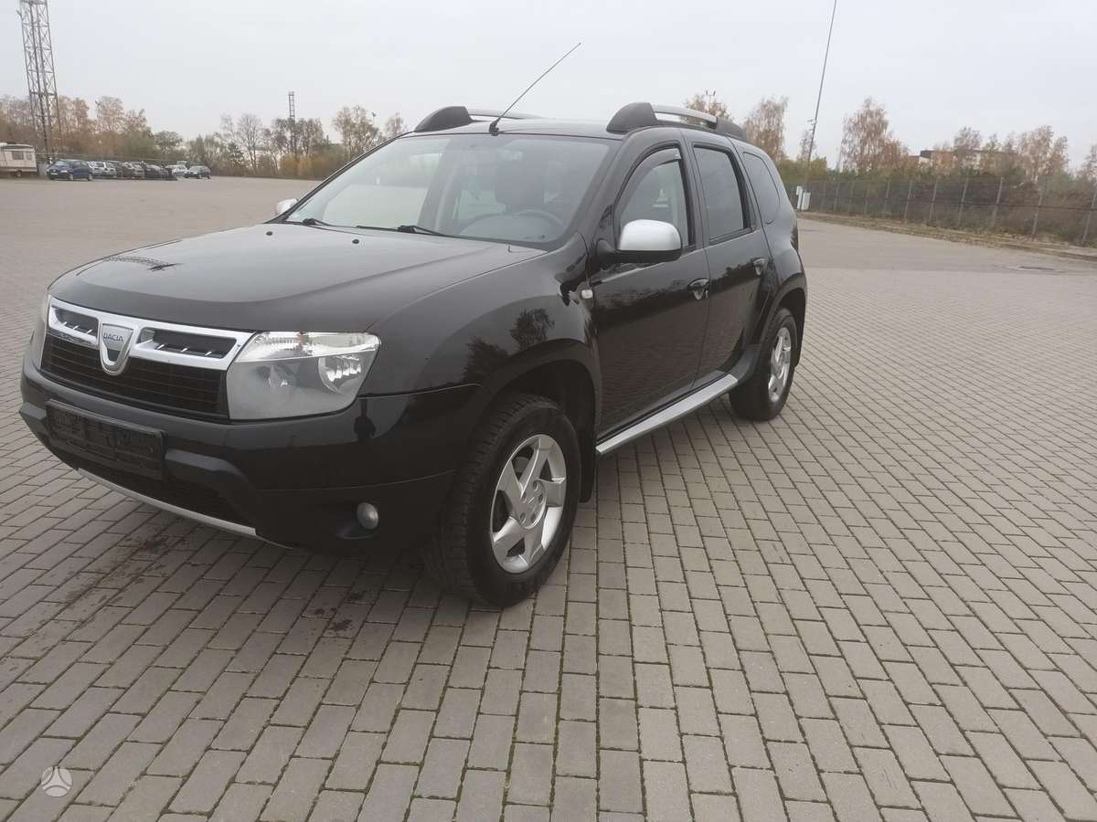 Dacia Duster 2011 — салон