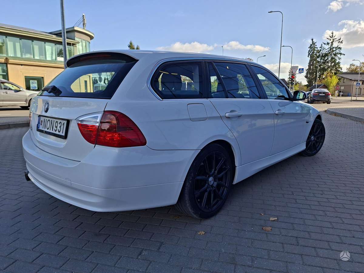 BMW 325 2008 — engine 2993 cm³, 197 HP (145kW)
