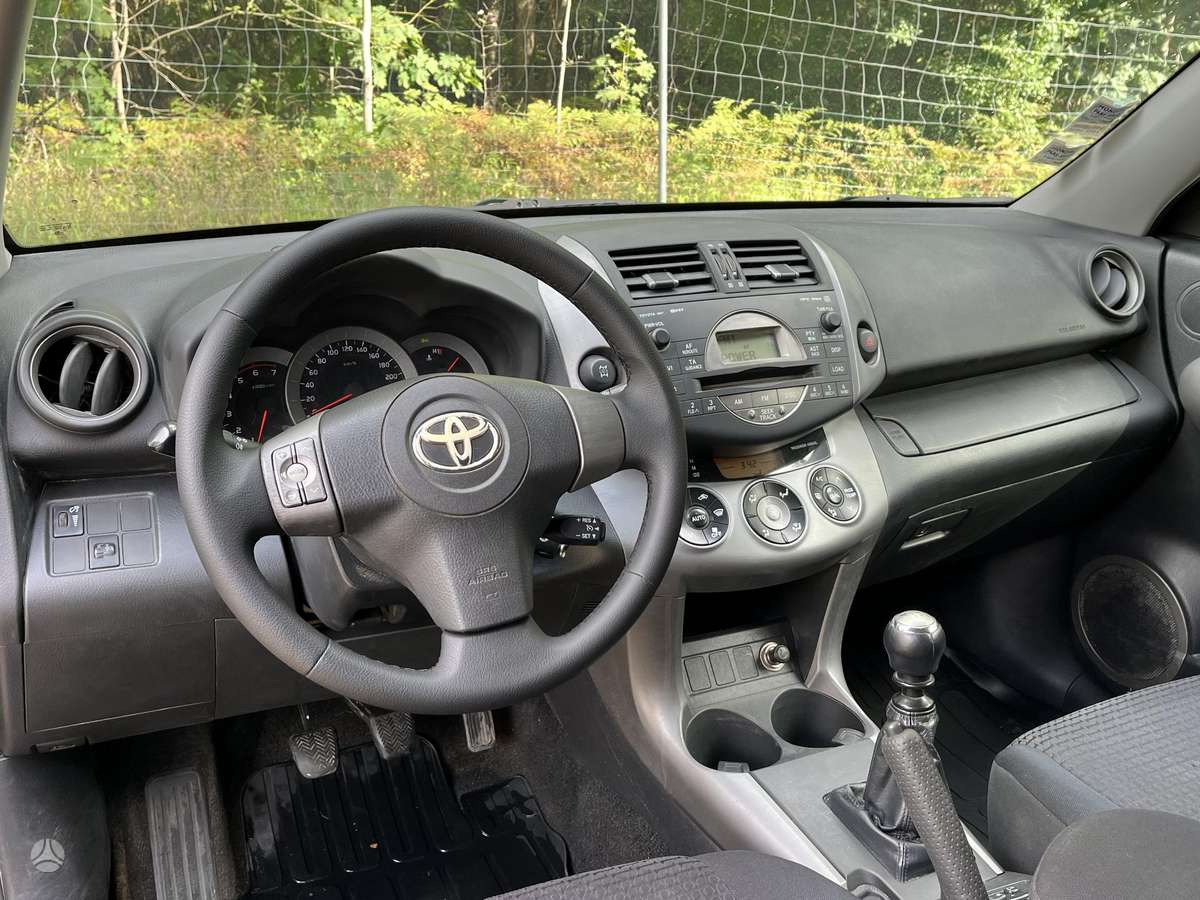 Toyota RAV4 2009 — photo 10