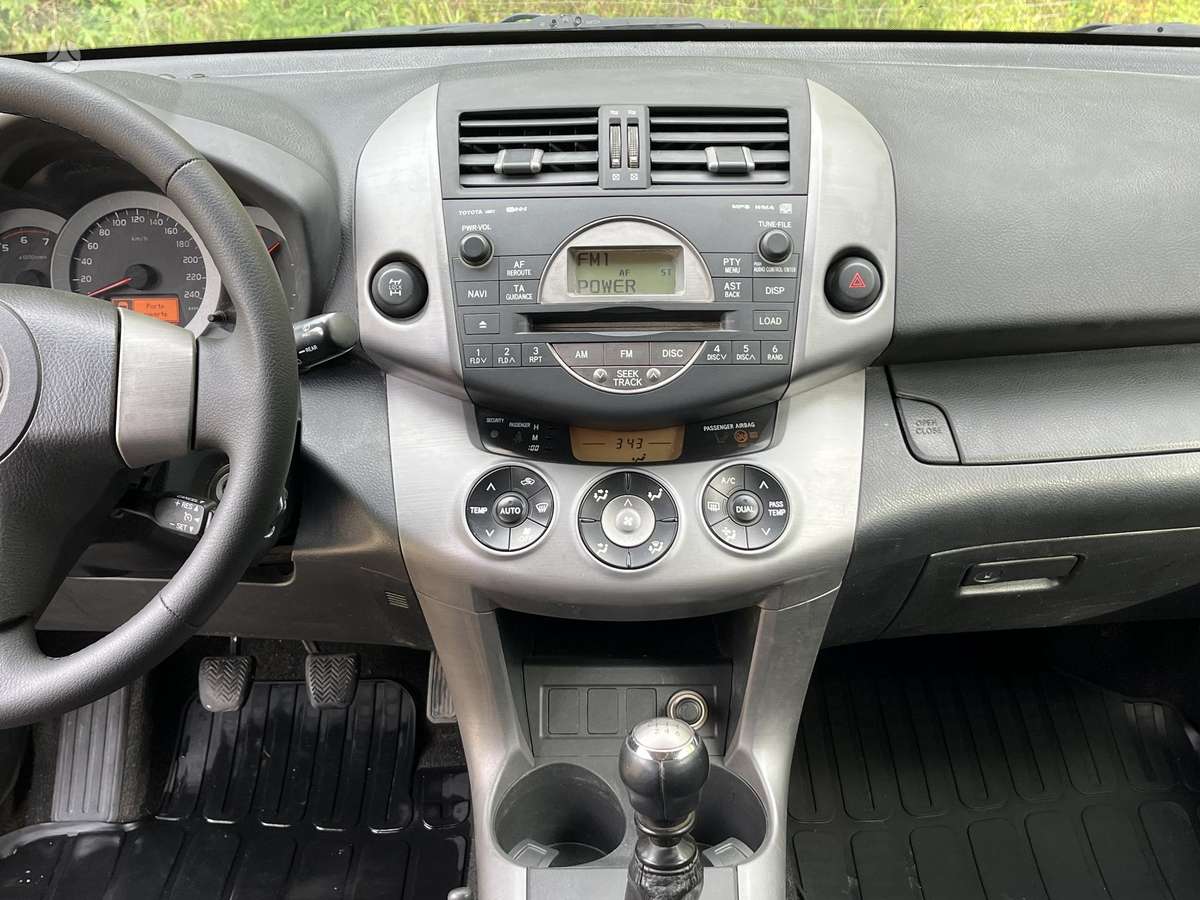 Toyota RAV4 2009 — photo 13