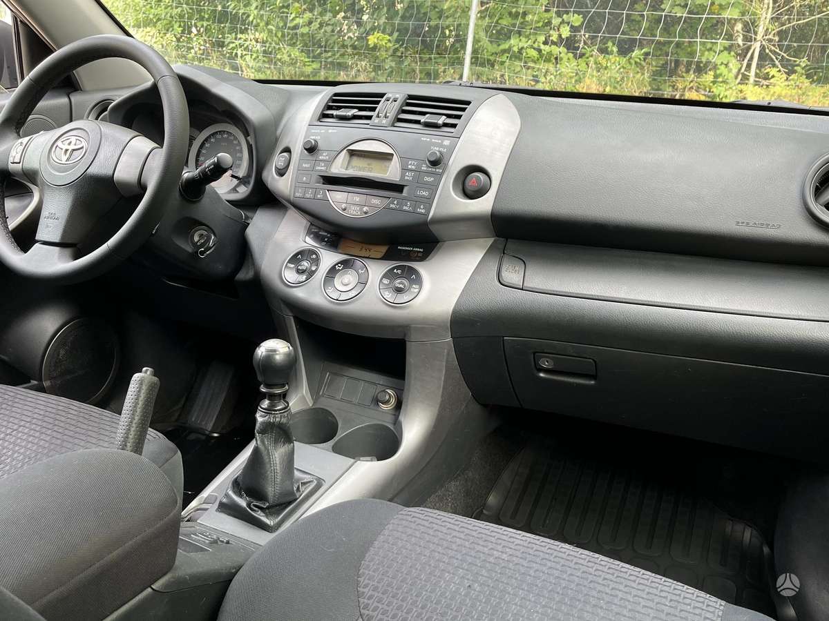 Toyota RAV4 2009 — photo 14