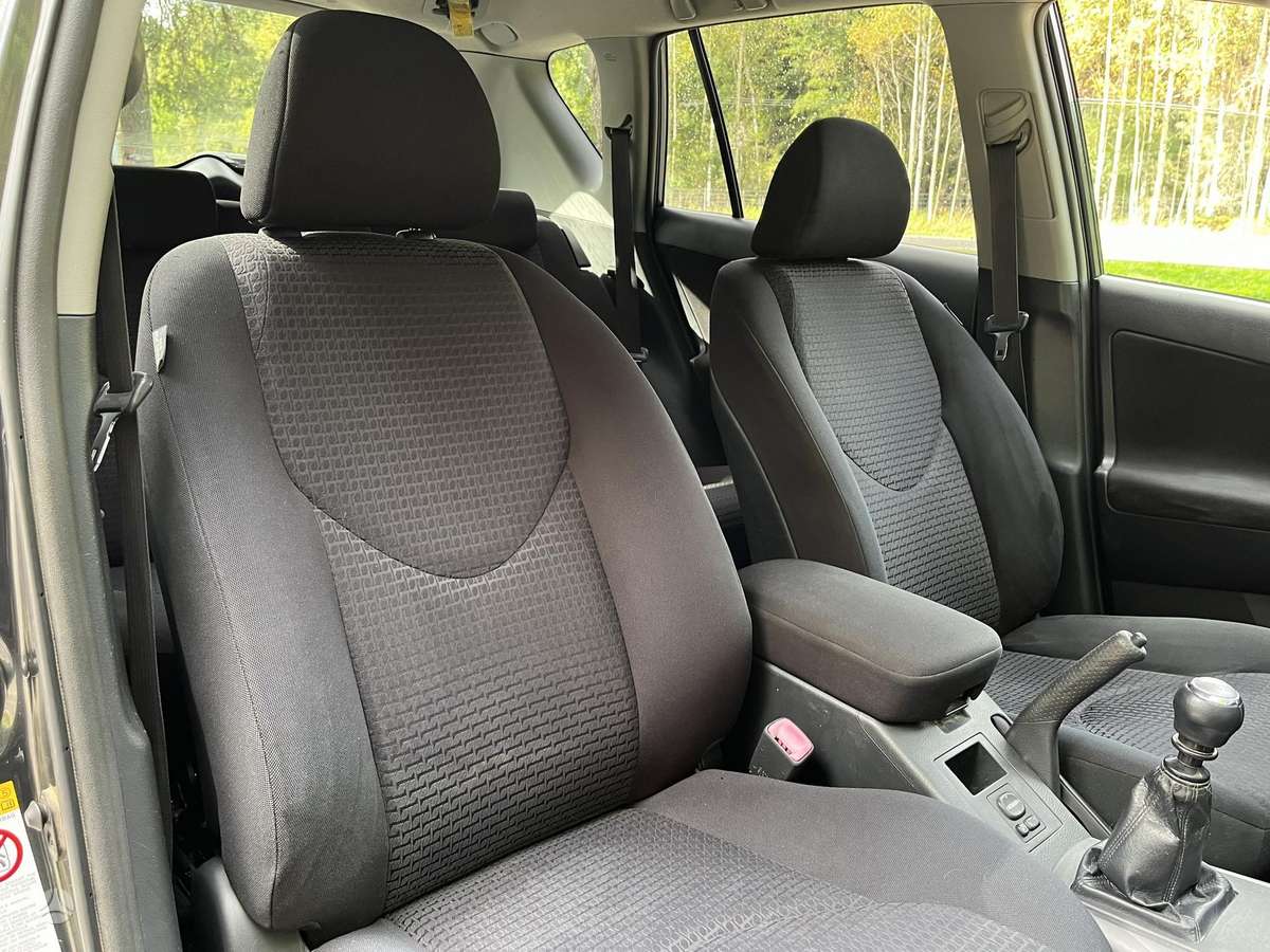 Toyota RAV4 2009 — photo 15