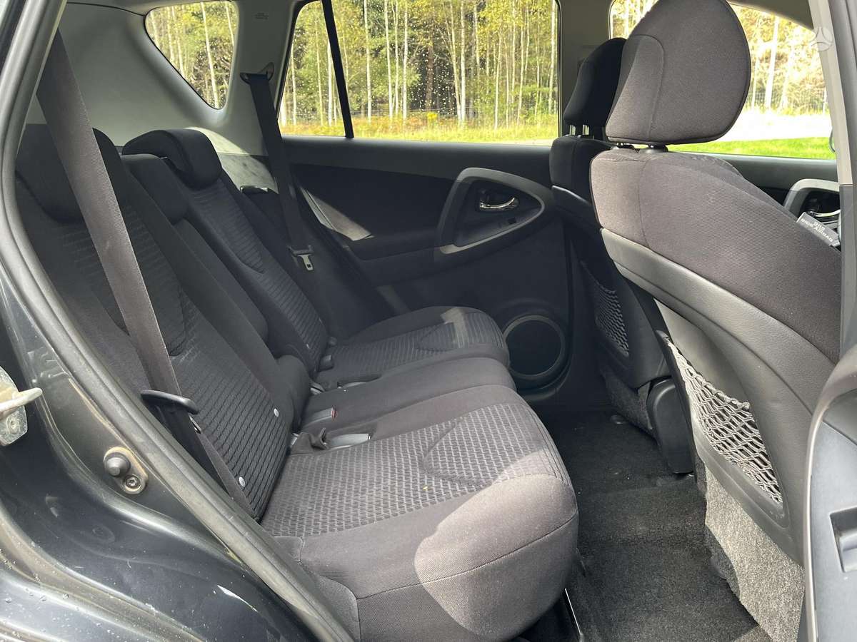 Toyota RAV4 2009 — photo 16