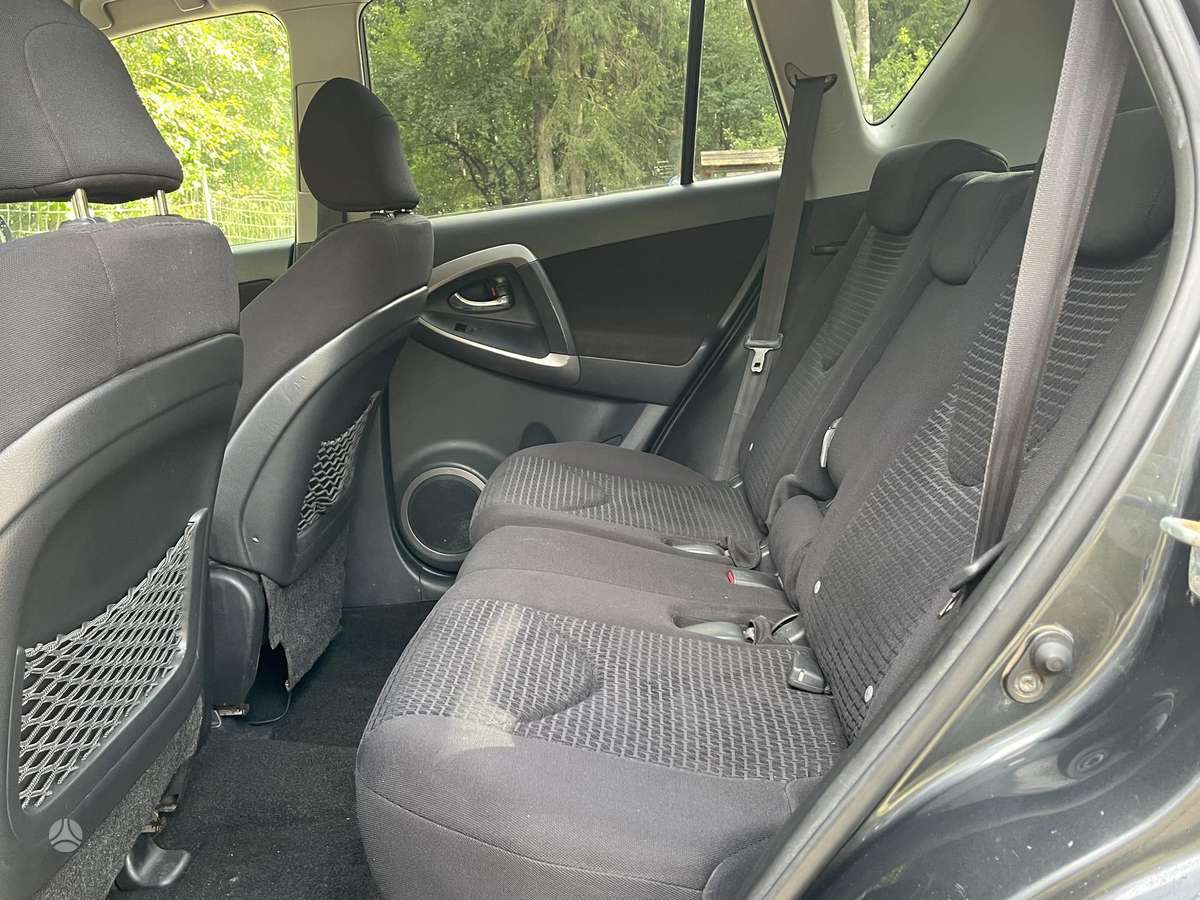 Toyota RAV4 2009 — photo 17