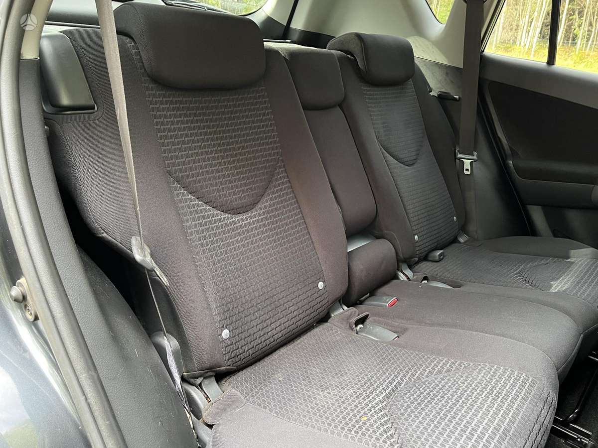 Toyota RAV4 2009 — photo 18