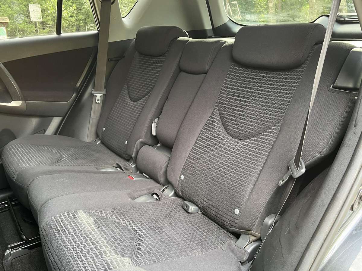 Toyota RAV4 2009 — photo 19