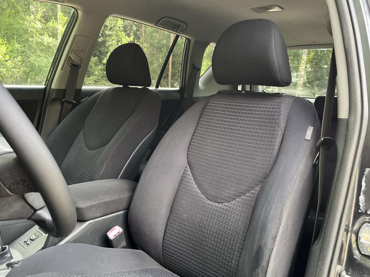 Toyota RAV4 2009 — photo 9