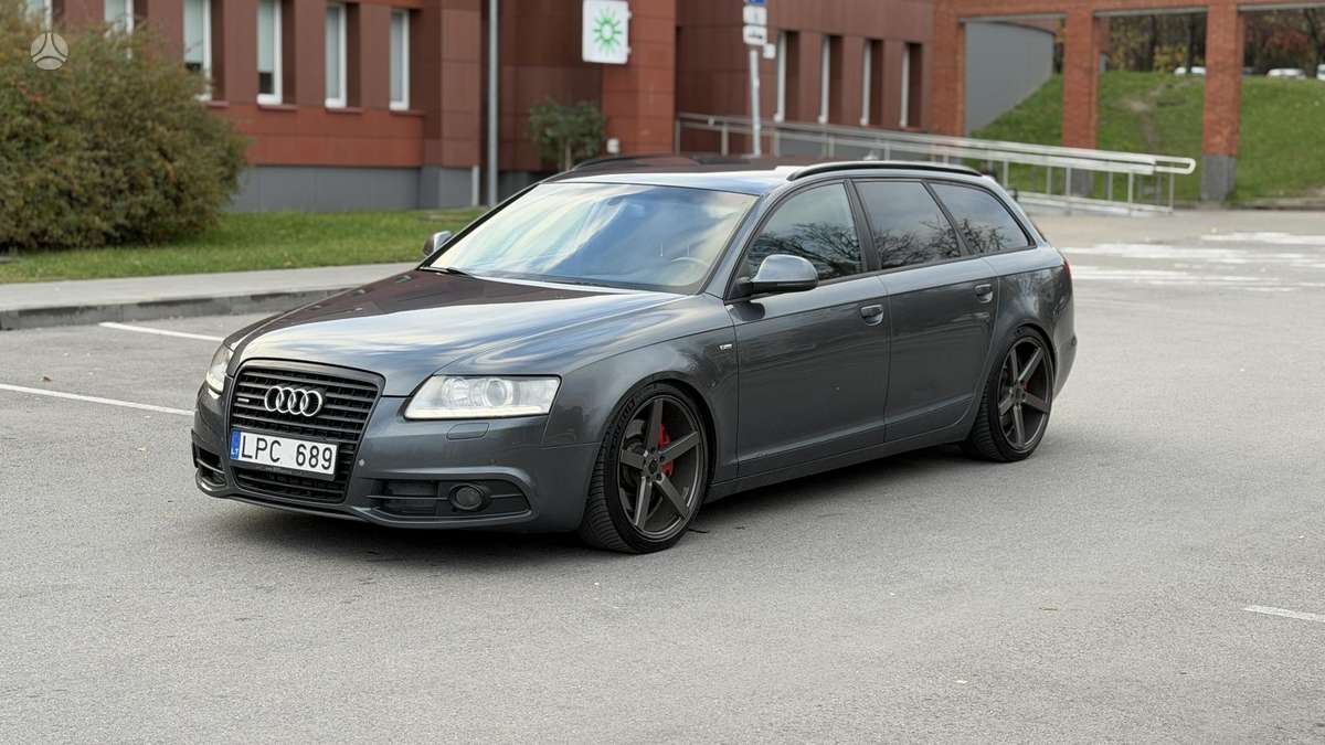 Audi A6 2010 — салон