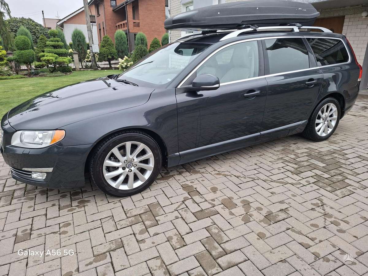 Volvo V70 2014 — вигляд ззаду
