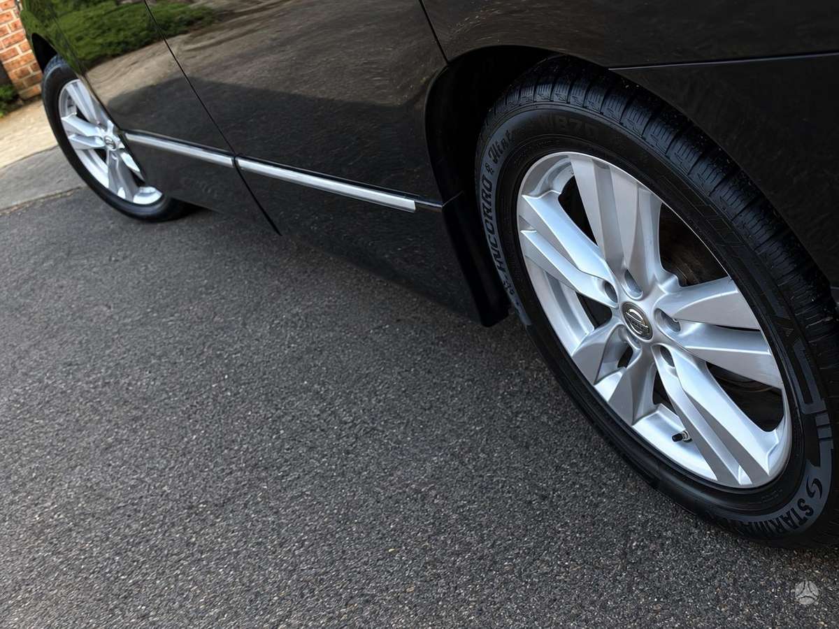 Nissan Quest 2012 — двигун 3500 cm³, 264 HP (194kW)