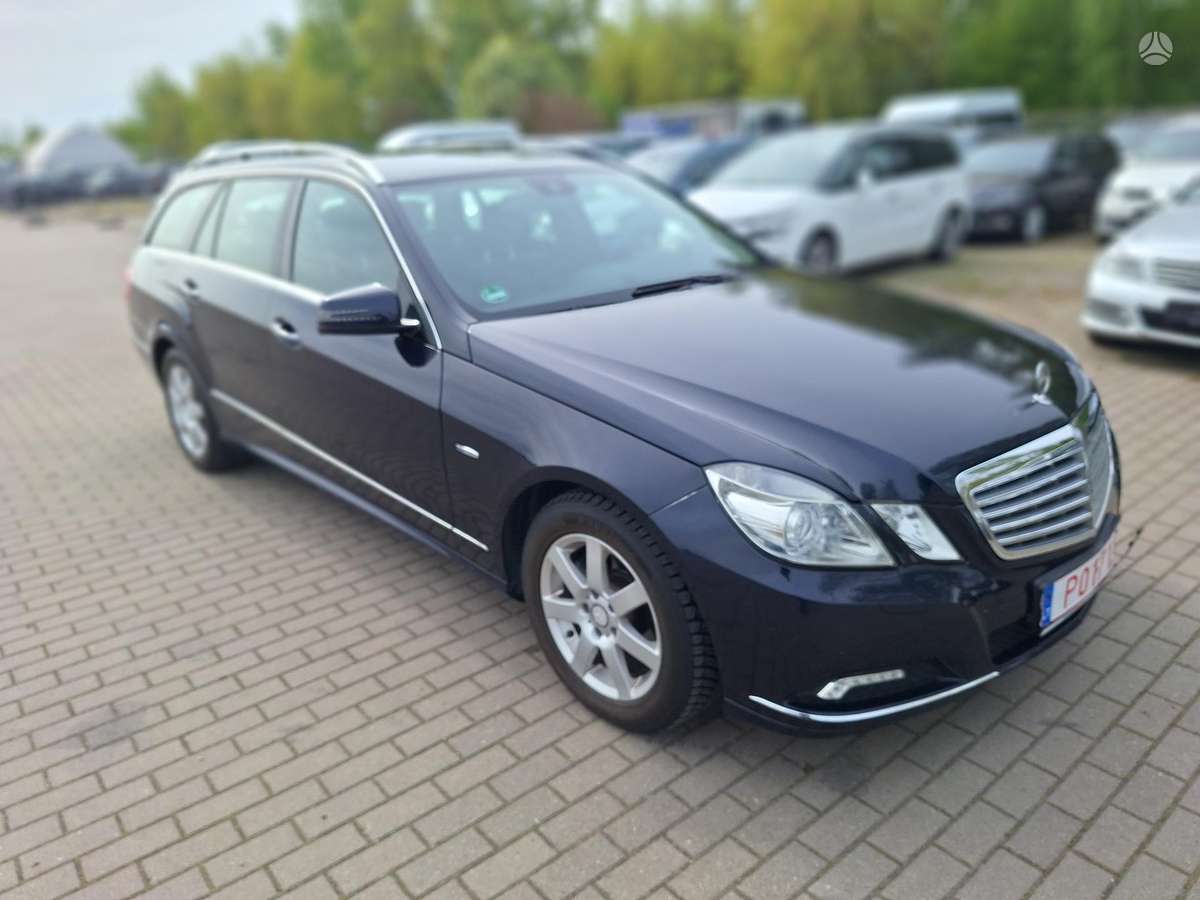 Mercedes-Benz E220 2010 — photo 9