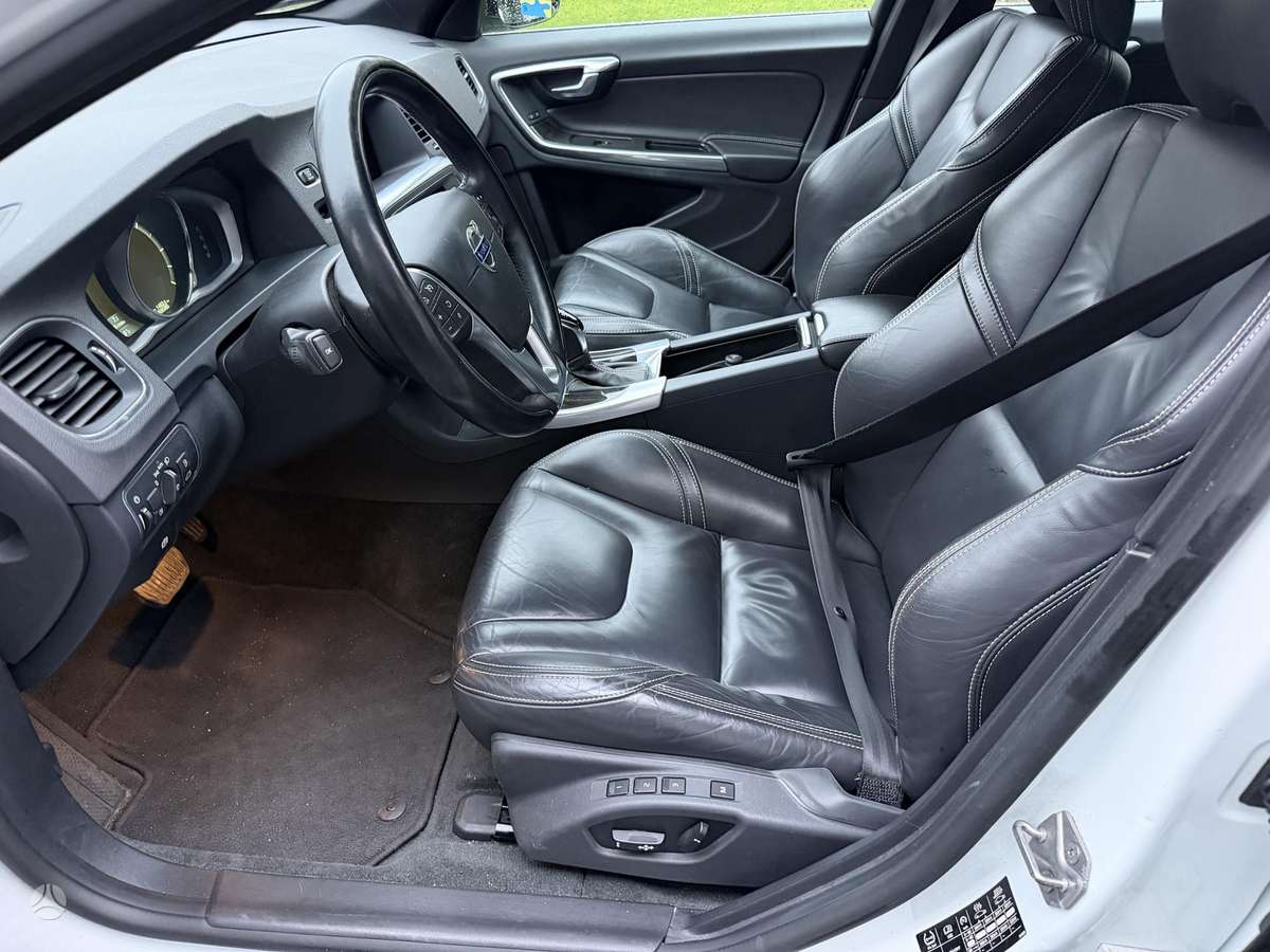 Volvo V60 2014 — photo 6