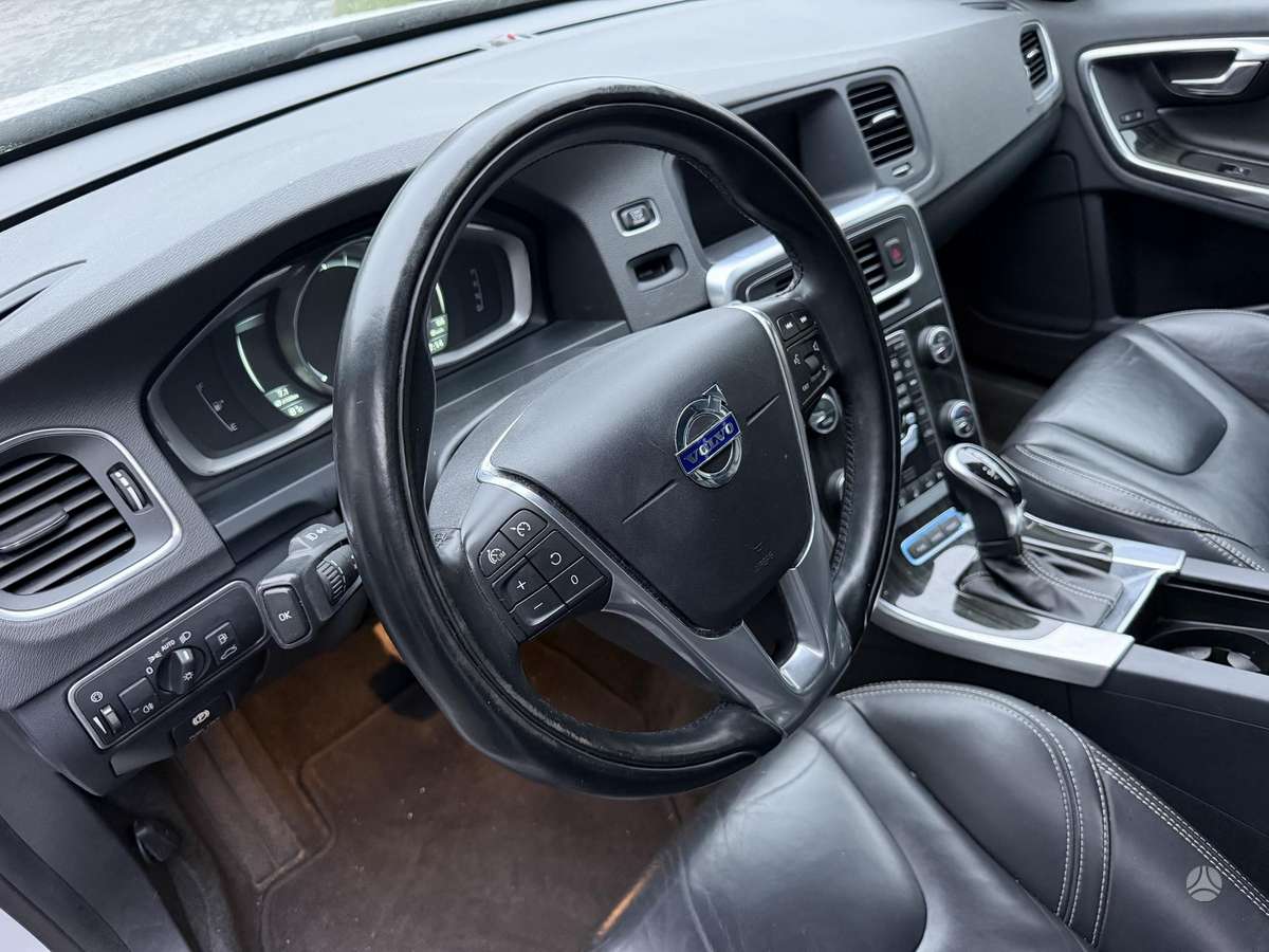 Volvo V60 2014 — photo 7