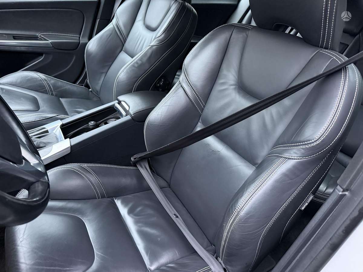 Volvo V60 2014 — photo 9