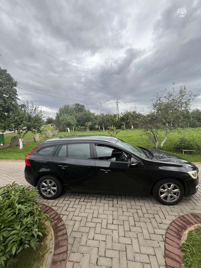Volvo V60 2013 — вигляд ззаду