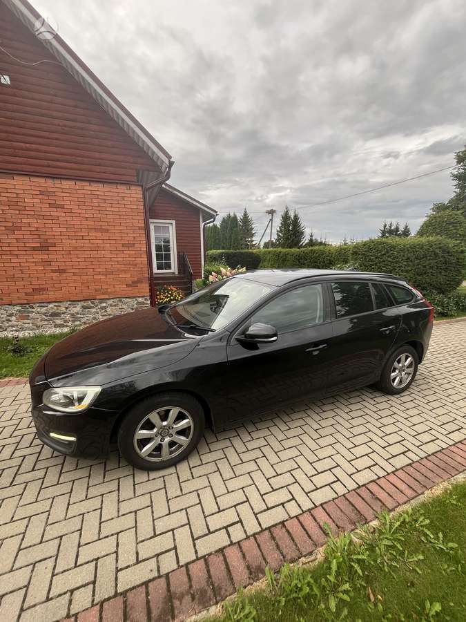 Volvo V60 2013 — двигун 1984 cm³, 163 HP (120kW)