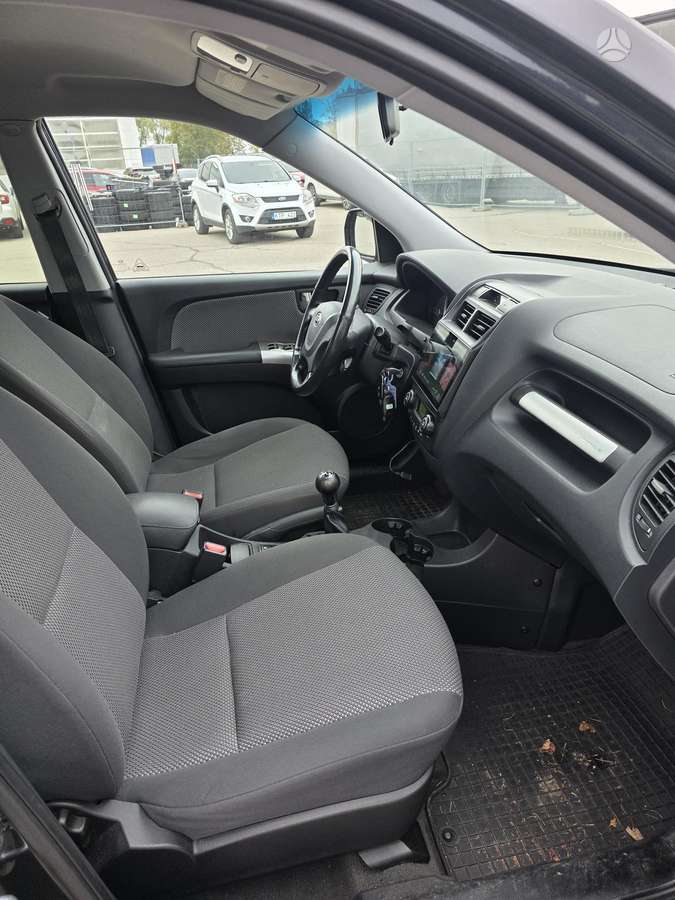 Kia Sportage 2009 — photo 16