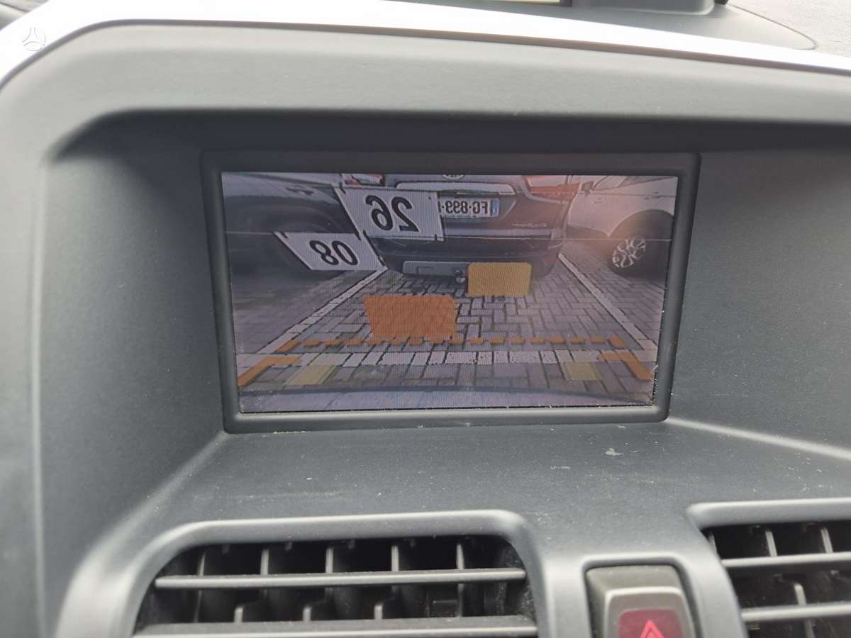 Volvo XC60 2011 — photo 10