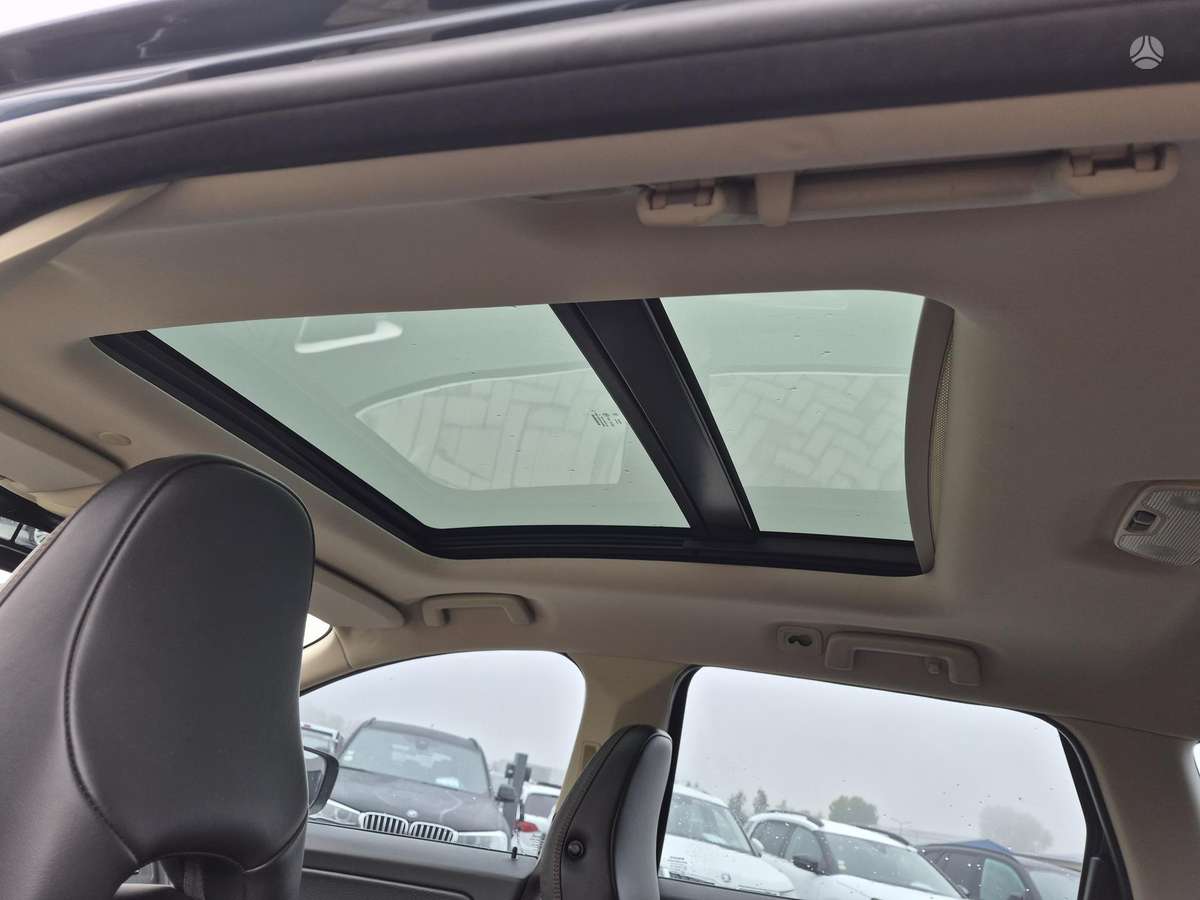 Volvo XC60 2011 — photo 16