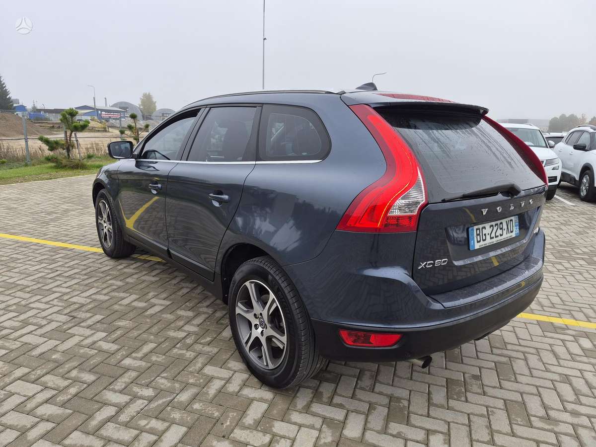 Volvo XC60 2011 — photo 6
