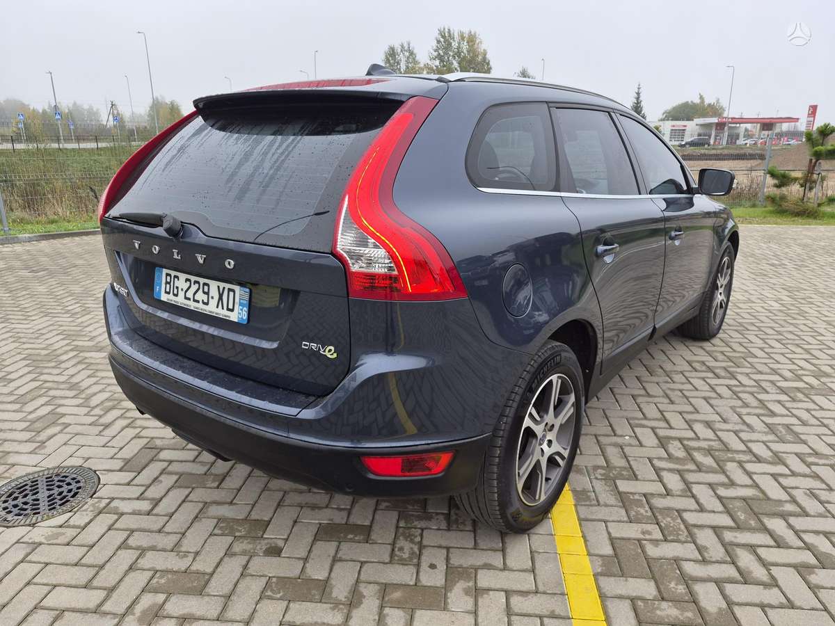 Volvo XC60 2011 — photo 7