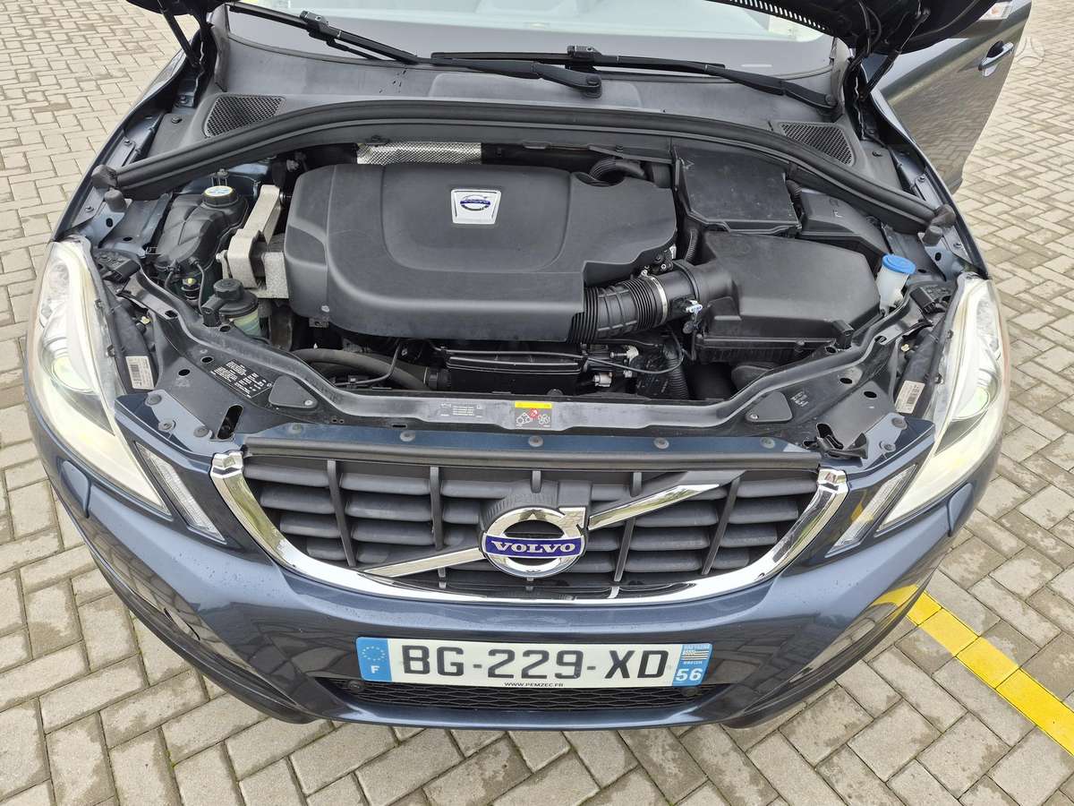 Volvo XC60 2011 — photo 9