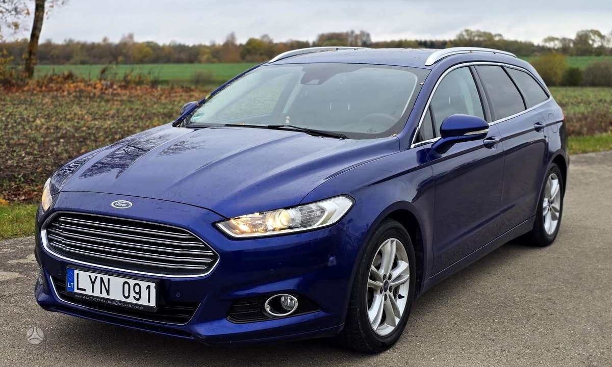 Ford Mondeo 2015 — вигляд ззаду