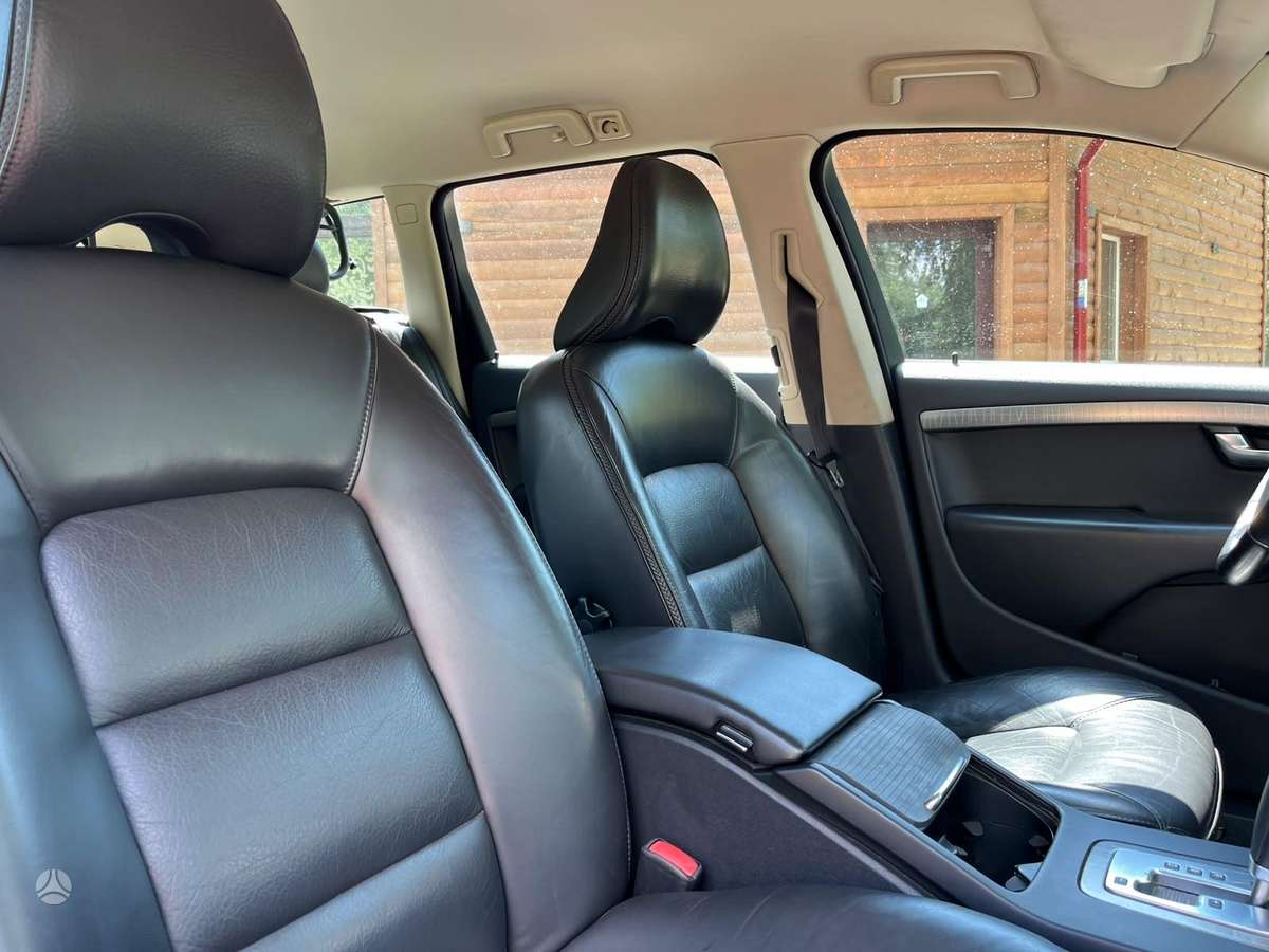 Volvo XC70 2008 — photo 14