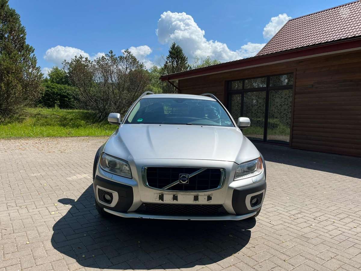 Volvo XC70 2008 — rear view