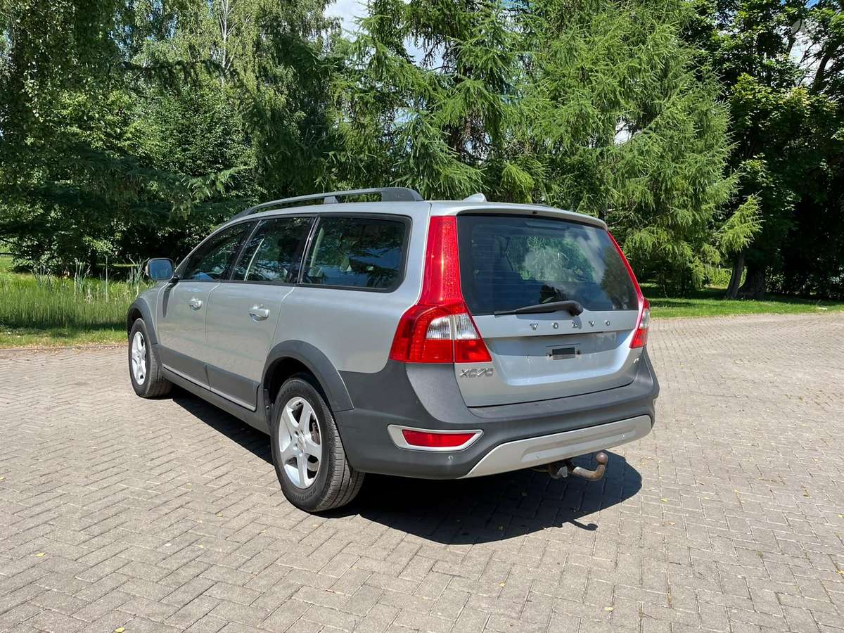 Volvo XC70 2008 — interior