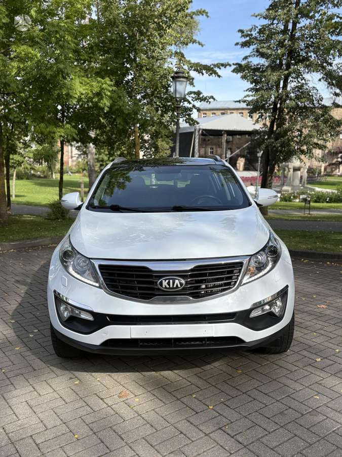 Kia Sportage 2013 — interior