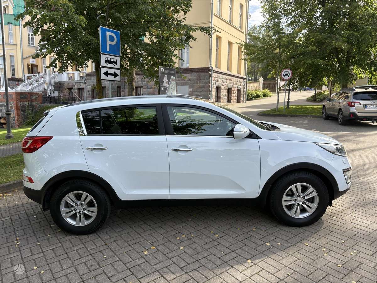 Kia Sportage 2013 — engine 1995 cm³, 136 HP (100kW)