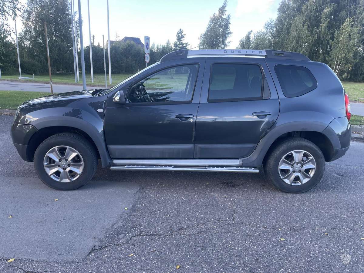 Dacia Duster 2014 — rear view