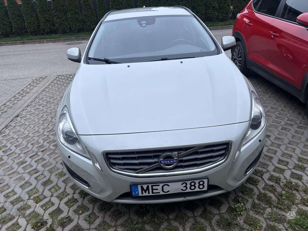 Volvo V60, 2011